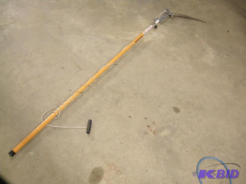 lot 70 image: Pole sawlopper with telescoping handle