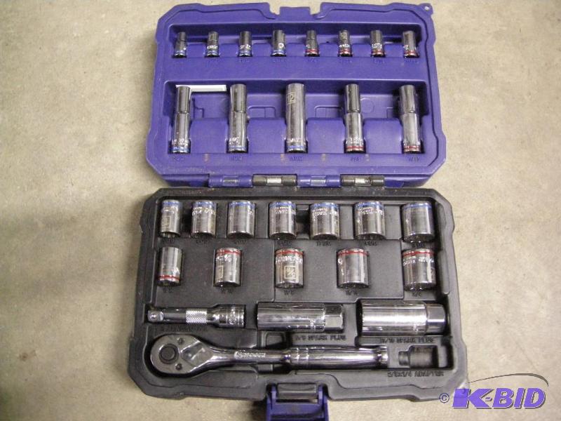 lot 75 image: Kobalt 30pc socket set
