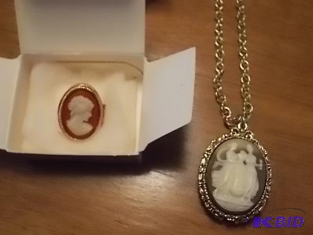 AVON Cameo Perfume Pendant &amp Cameo Perfum...
