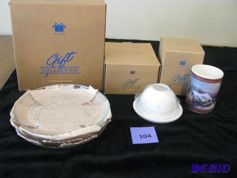 lot 104 image: Avon gift collection, plates, tea light holde...