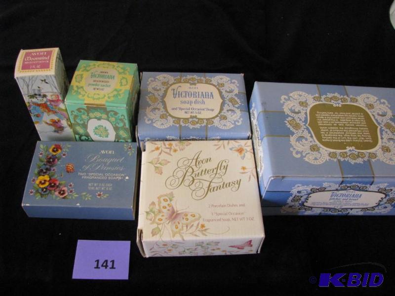 lot 141 image: Vintage Avon, soaps, soap dishes, moonwind ba...