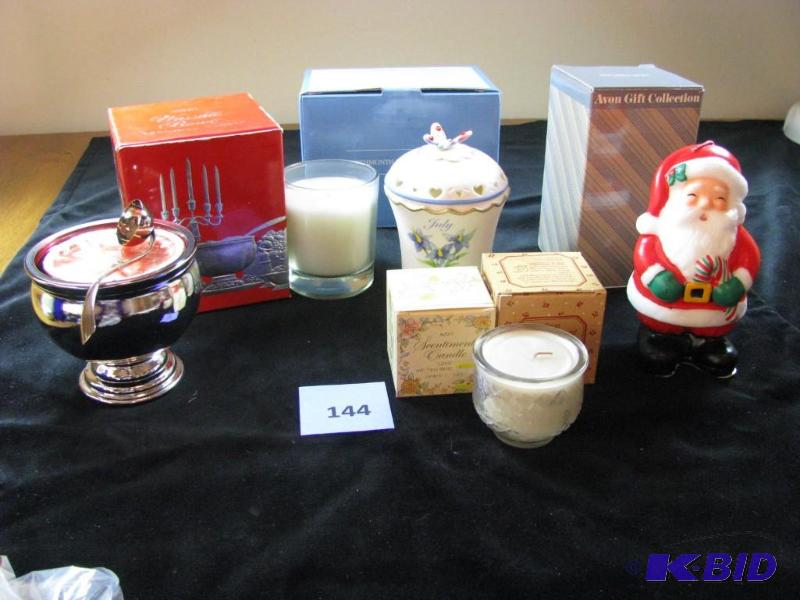 lot 144 image: Vintage Avon candles, wassail bowl perfumed c...