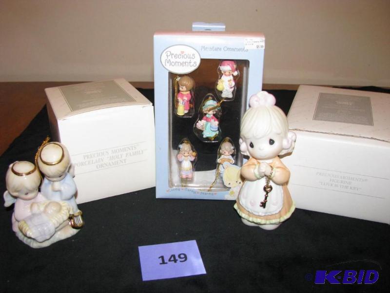 lot 149 image: Precious Moments figurines & ornaments...