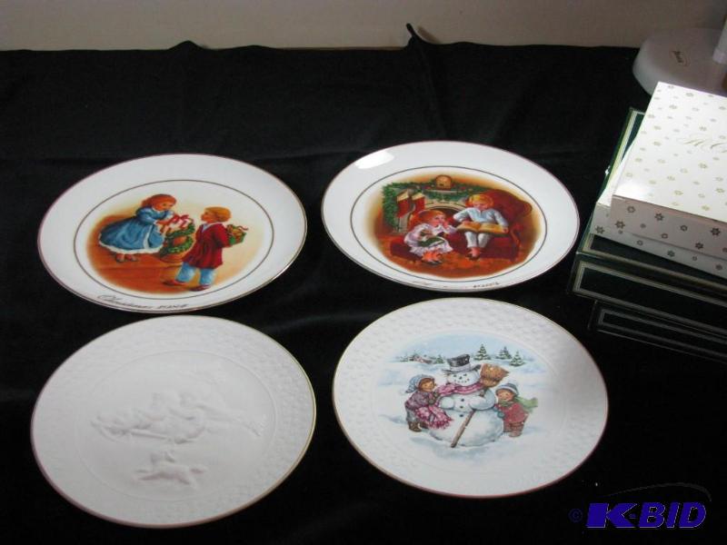 lot 155 image: Vintage Avon Christmas collector plates (4)...