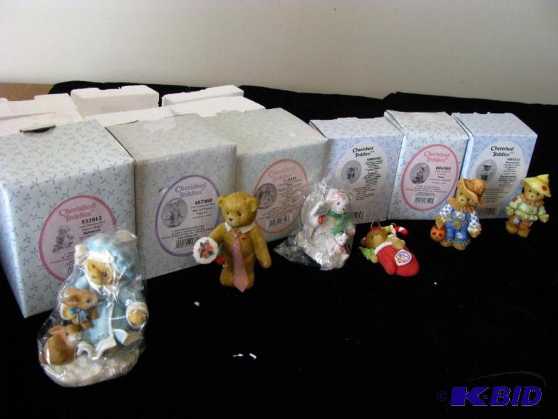 lot 27 image: 6 Cherished Teddie Figurines...