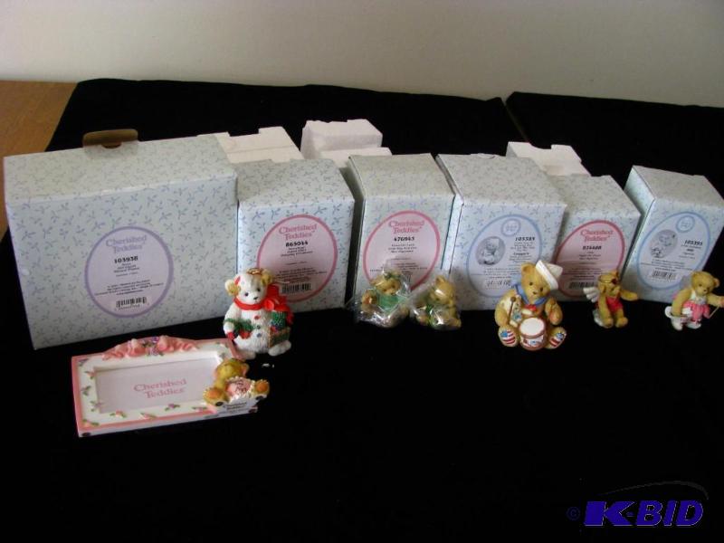 lot 28 image: 6 Cherished Teddie Figurines...