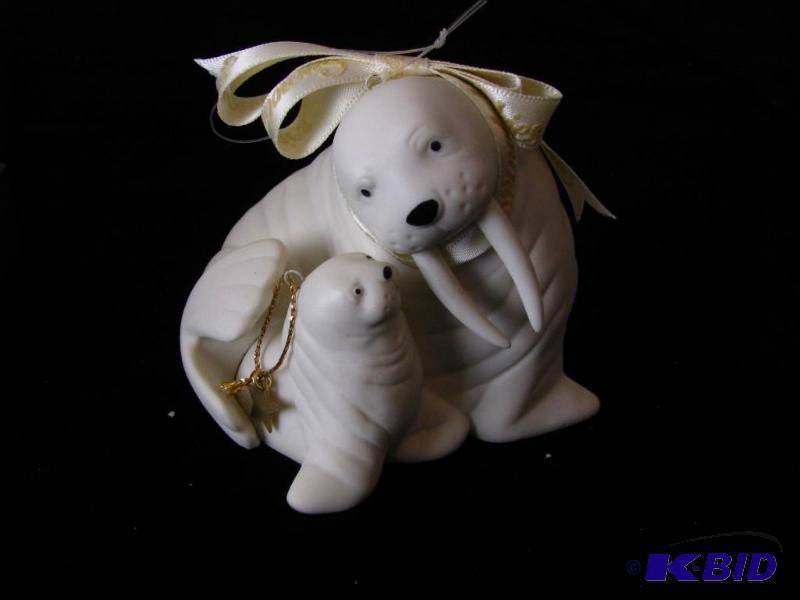 lot 32 image: Dept 56 &quotfrosty frolic friends" fig...