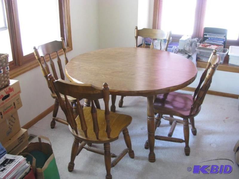 lot 4 image: mid century dinning room set table and 6 chai...