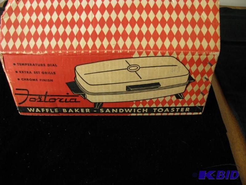 lot 59 image: vintage Fostoria waffle & sandwich maker,...