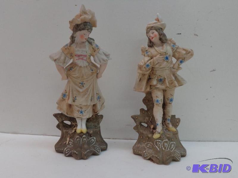 Chine Figurines 8&quot tall marked with Ardh...