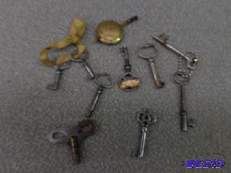Various Collection of Old Keys,&nbspPendulum...
