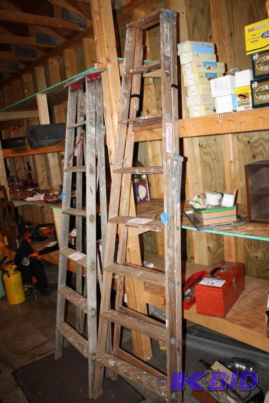 lot 10 image: Keller Ladders Wooden Ladder 8 height....