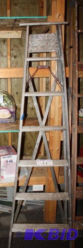 lot 11 image: Miscellaneous Wooden Ladder 7 height....