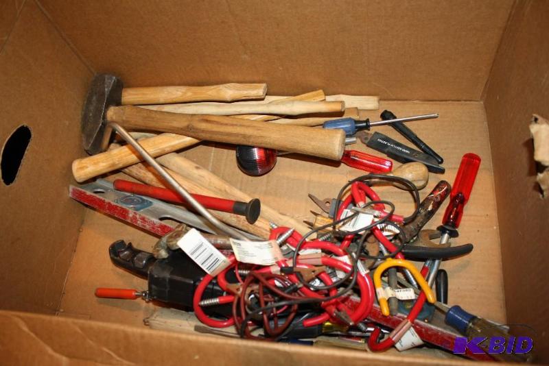 lot 138 image: Box of Miscellaneous Hand Tools Including Ha...
