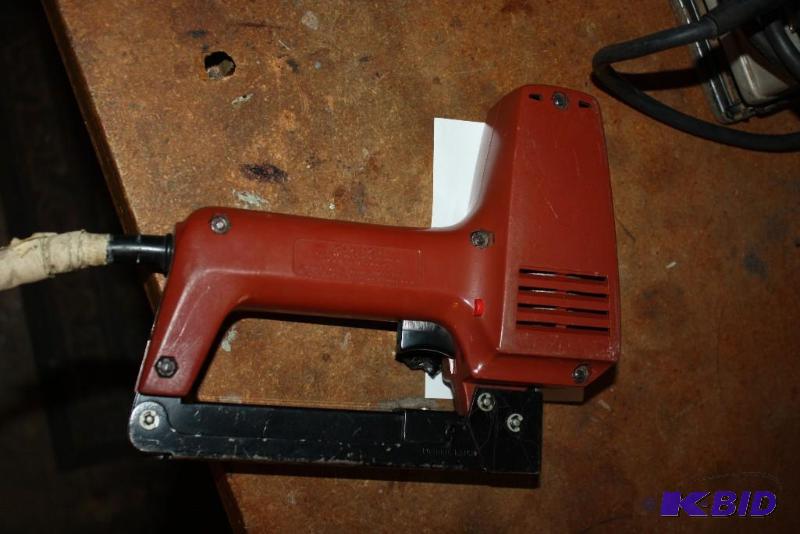 lot 145 image: Swingline Electric Staple Gun wcord orange...
