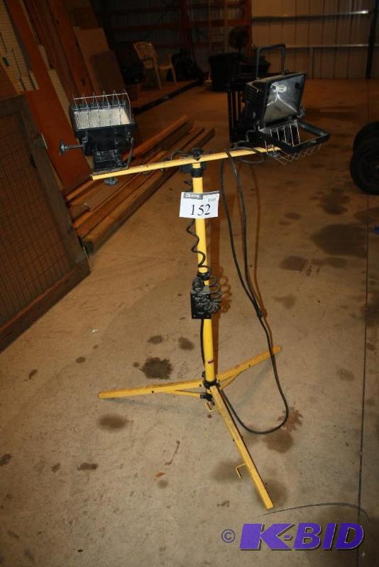 lot 152 image: Industrial Halogen Lighting Lamp Stand 500W ...