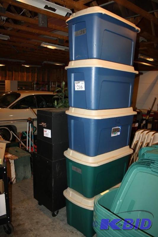 lot 216 image: Lot of (5) Plastic Totes wLids 33 gallon B...