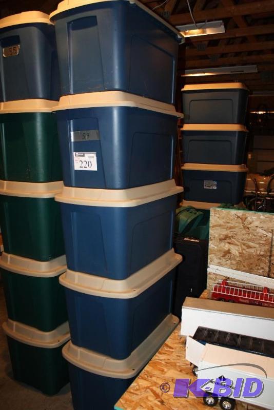 lot 220 image: Lot of (5) Plastic Totes wLids 33 gallon G...