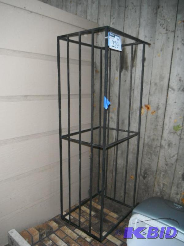 lot 229 image: Metal Shelving Unit FrameEnd Table Frame 2 ...