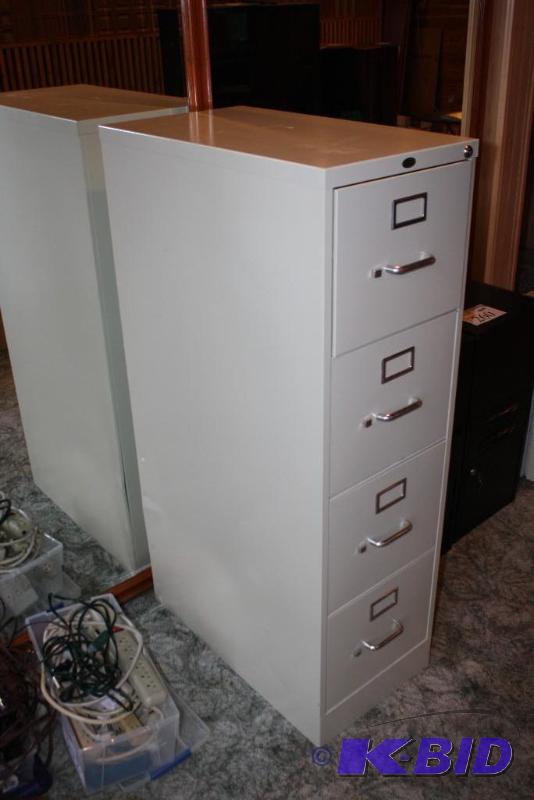 lot 249 image: Metal Filing Cabinet wpull-out drawers 4 dr...