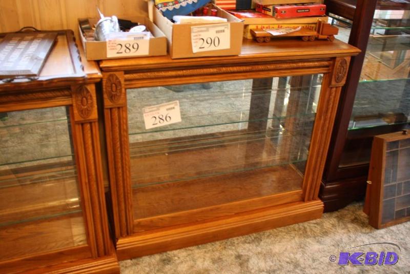 lot 286 image: Wooden Display Unit wGlass Shelves Ornate S...