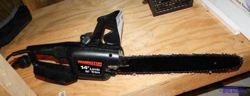 lot 29 image: Remington 14" Limb N Trim Chainsaw 12...