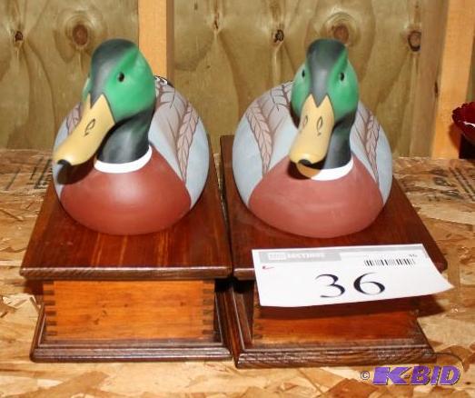 lot 36 image: Lot of (2) Vintage Wooden Duck Boxes Wooden ...