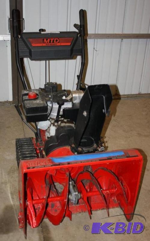 lot 4 image: MTD Yard Machines Snow Blower 2-Stage Singl...
