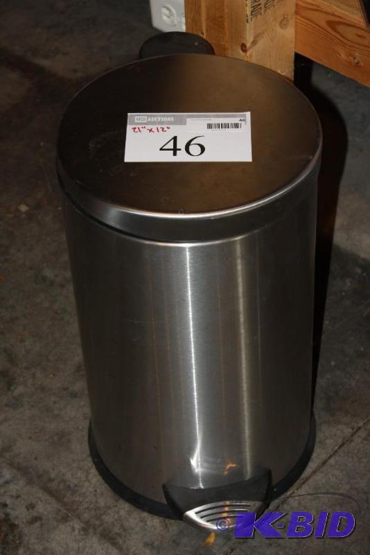 lot 46 image: Metal Trash Can with step lid black interior...