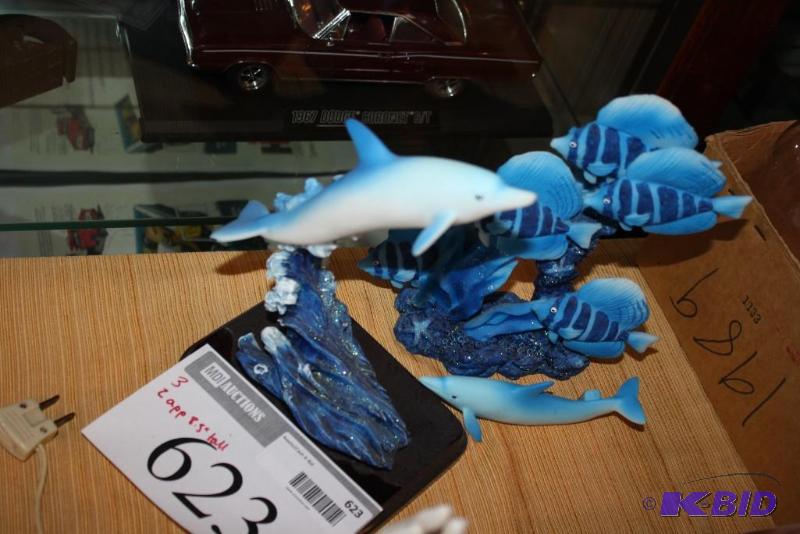 lot 623 image: Lot of (3) Figurines Including Solo Dolphin ...