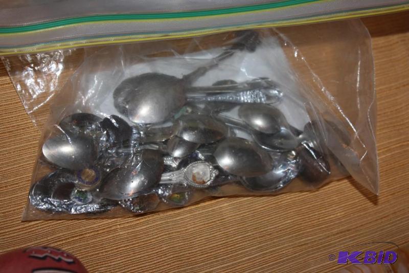lot 634 image: Bag of Spoons wCountry Flags on Handle Fran...