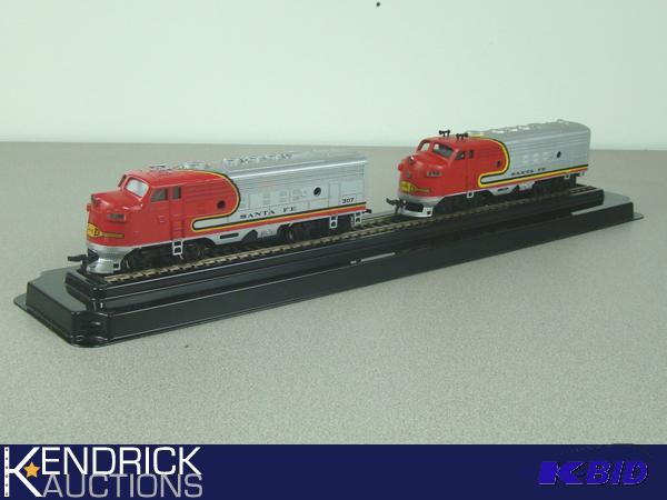 lot 18 image: 2 Bachman, and Playart HO Scale Santa Fe Locomotives