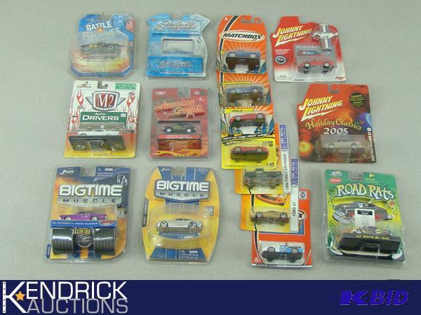 lot 44 image: Lot of 16 Carded 164 Scale Die Cast Cars