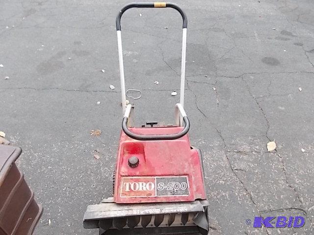 Toro S-200 Snow Thrower (Has Compression, We ...