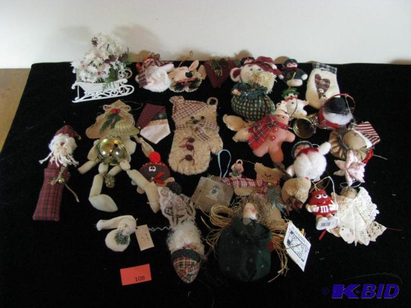 lot 108 image: 30 Christmas, holiday dcor items most craft ...