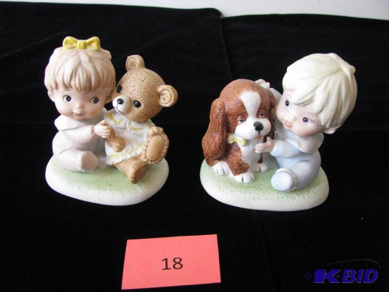 lot 18 image: Vintage HomCo figurines, baby wpuppy & b...