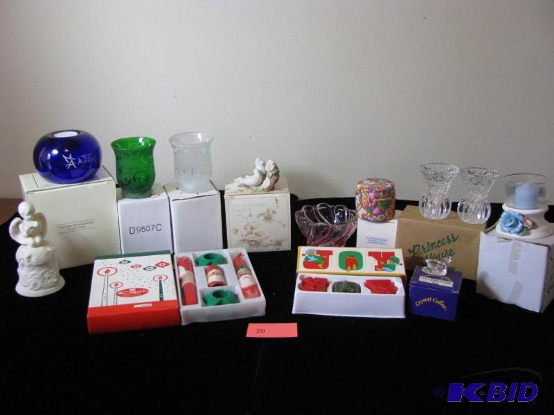 lot 20 image: Christmas Holiday items, Princess house cryst...