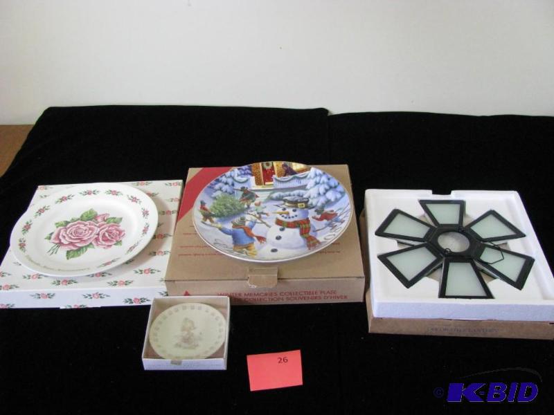 lot 26 image: Collector plates, folding glass & metal h...