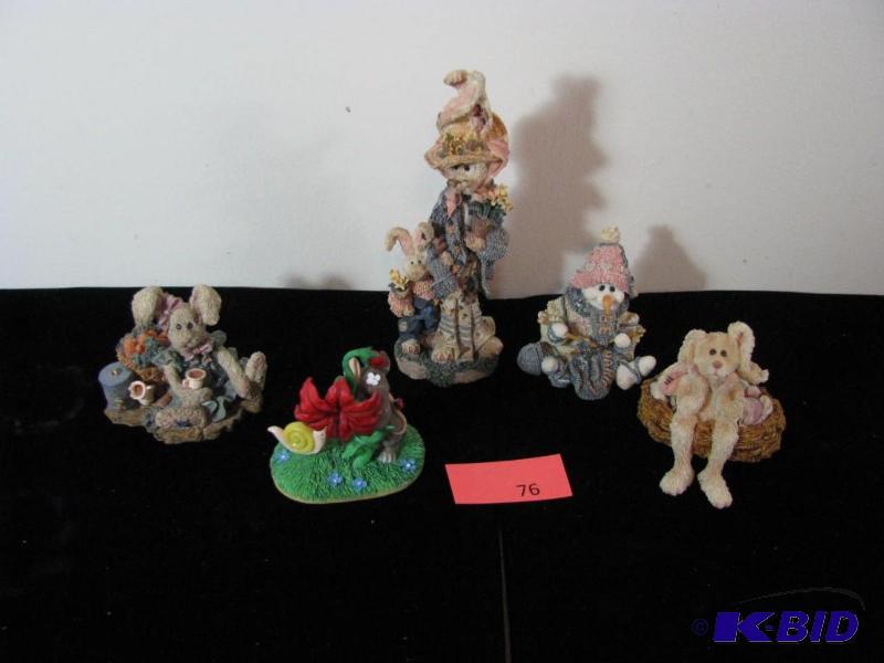 lot 76 image: Collection of Springtime Easter figurines, ve...