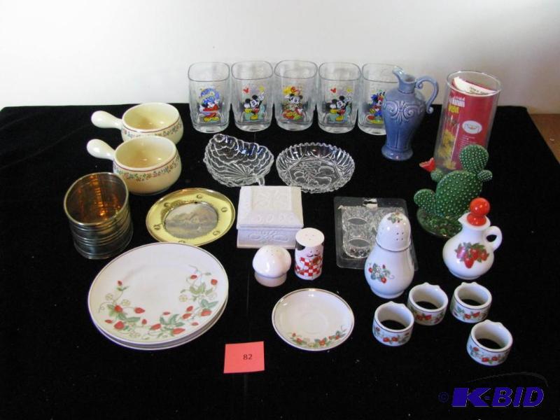 lot 82 image: Collection of Springtime serving items & ...