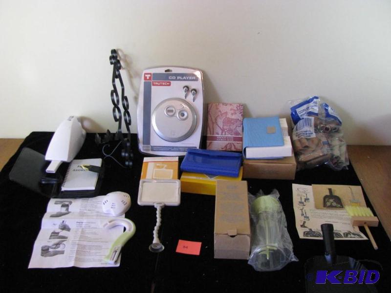lot 84 image: Large collection of Avon & household item...