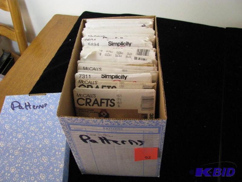lot 92 image: Vintage sewing patterns, very nice collection...