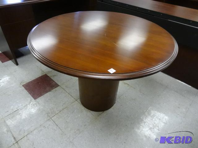 42&quot round table. Metal frame....