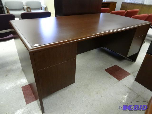 Wood office desk. 4 drawer. 72 x 36 x 29...