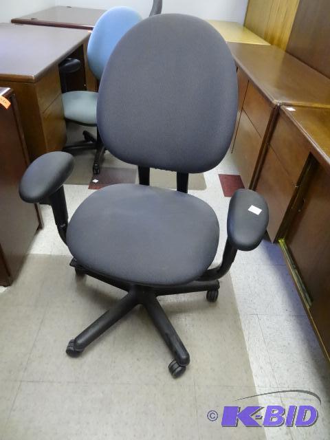 Steelcaseoffice chair on wheels...