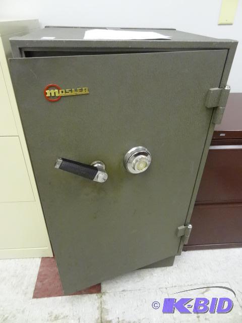 Mosler combination safe. Very good looking sa...