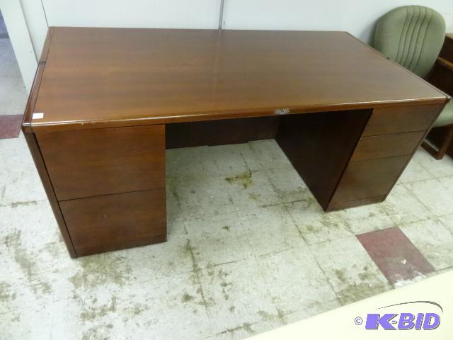 Wood office desk. 5 drawer. 72 x 36 x 30...