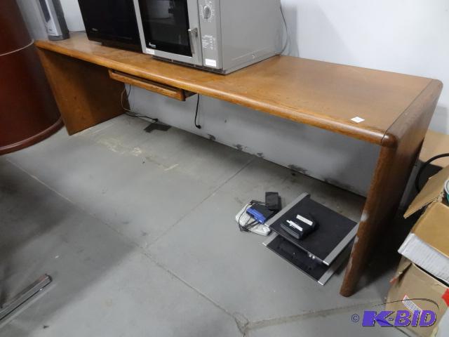 Large desk with pull out keyboard tray. 96 x ...