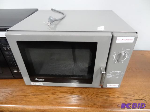Amana commercial microwave. Model RCS10DA. NS...