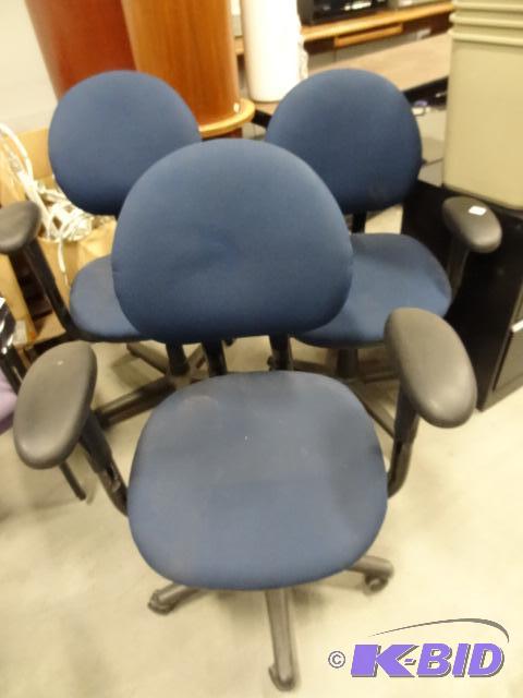 3 matching steelcase office chairs on wheels...